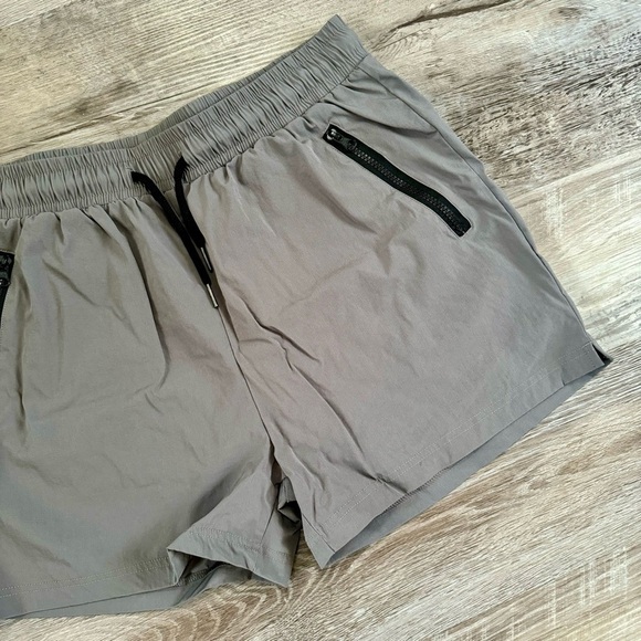 Reclaimed Vintage Other - SOLD Gray essential mens short shorts lined 
Adjustable waist